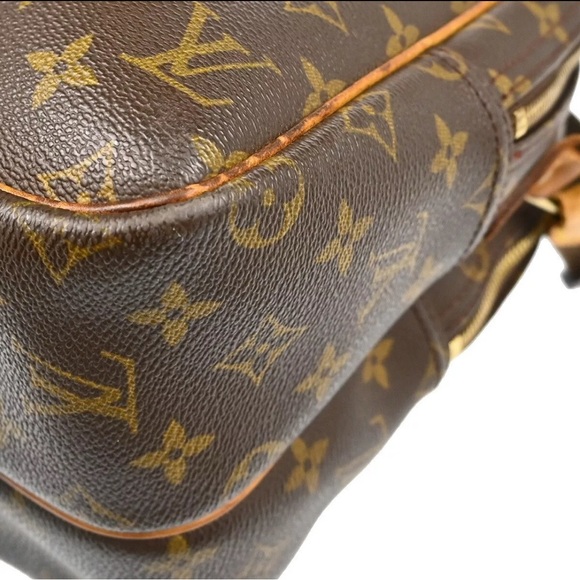 Louis Vuitton Reporter GM Monogram Canvas Messenger Bag - Picture 5 of 11